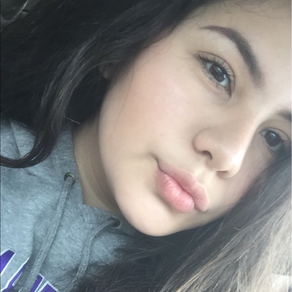Profile Picture of Brittany Quintero (@nxyreth) on Poshmark