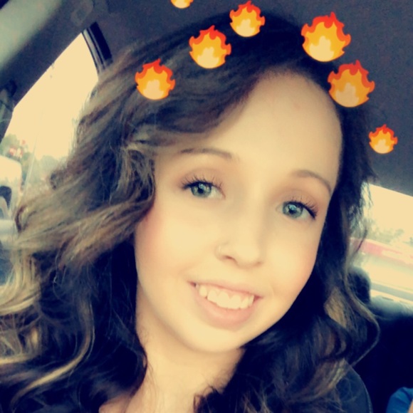 Profile Picture of Casey Bessinger (@caseyboo723) on Poshmark