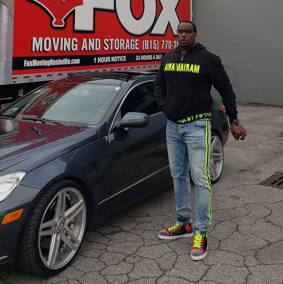 Profile Picture of Darrell Hughes (@darrelllevon) on Poshmark