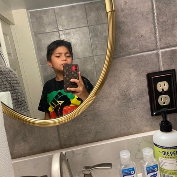 Profile Picture of Eddy Rodriguez (@eddyrdzstr123) on Poshmark