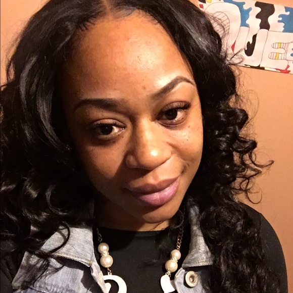 Profile Picture of Shantae Findley (@taebae88) on Poshmark