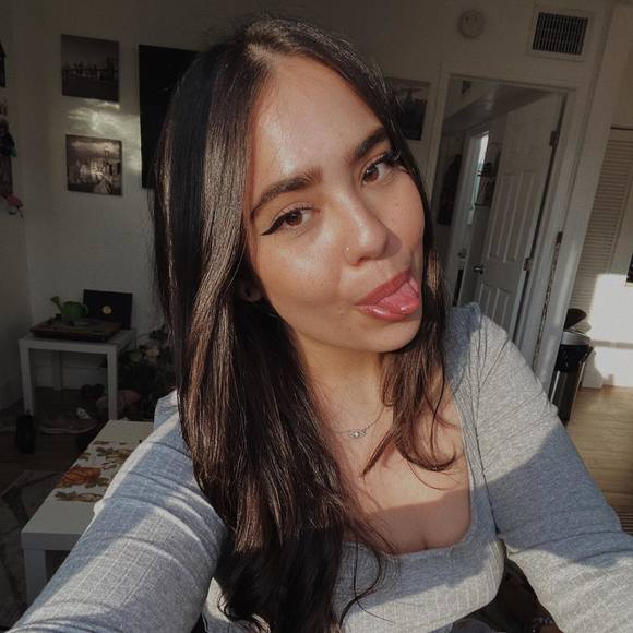 Ariel Hershkovitz - Poshmark Profile Picture of Ariel Hershkovitz (@arielhersh) on Poshmark