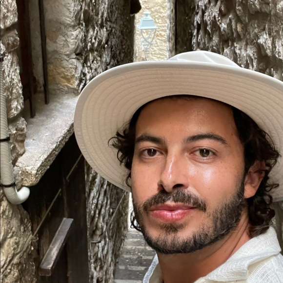 Profile Picture of Jorge Chacon (@chakz) on Poshmark