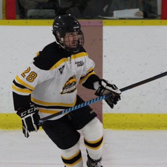 Profile Picture of Thomas Sheedy (@thomsheedy0828) on Poshmark