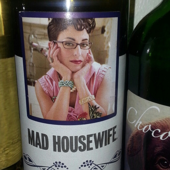 Profile Picture of Renee Giannone (@luvthesun) on Poshmark