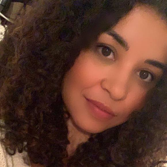 Profile Picture of Ana lucia Lima (@ana_lucia2301) on Poshmark
