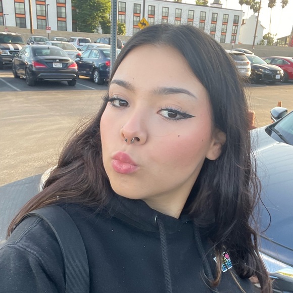 Profile Picture of Ada Andino (@mich_eladas) on Poshmark