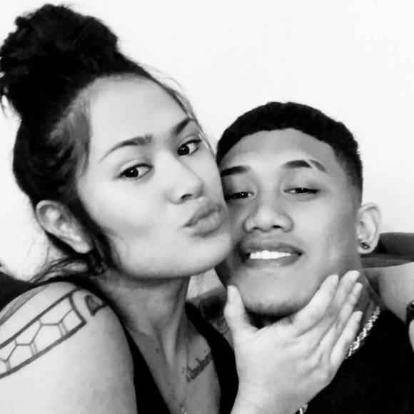 Profile Picture of Jesika Arakawa (@jesikaarakawa19) on Poshmark