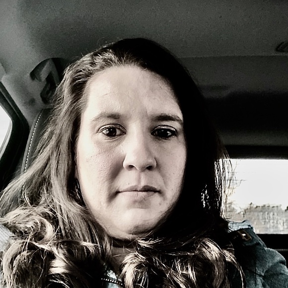 Profile Picture of Paula Pelchat (@ppelch07) on Poshmark