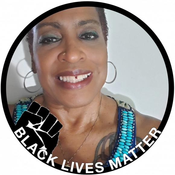 Profile Picture of Shawn Parent (@queenbee4life00) on Poshmark