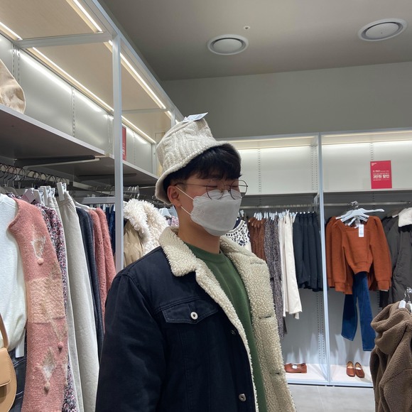 Yong su Jun - Poshmark Profile Picture of Yong su Jun (@yongsu) on Poshmark