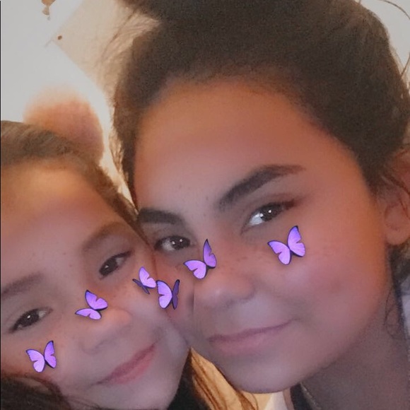 Profile Picture of Isabella Granados (@isabella_12473) on Poshmark