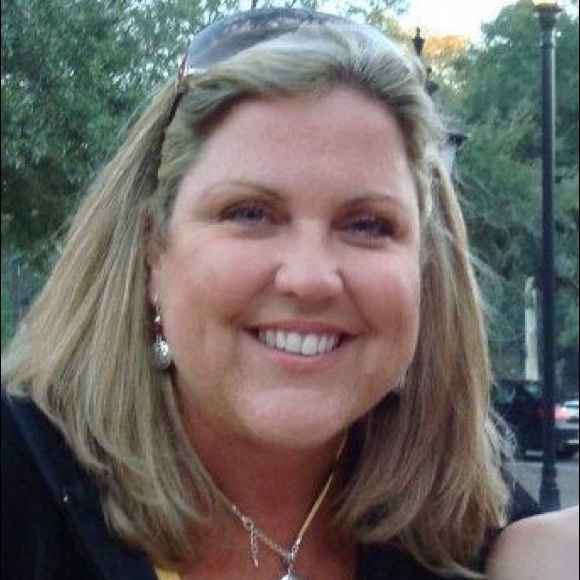 Profile Picture of Kim Cramer (@kimtally) on Poshmark