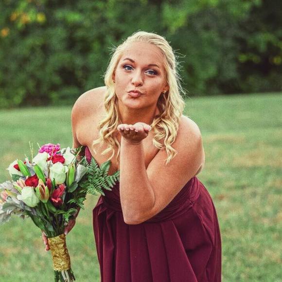 Profile Picture of Caitlin Dassow (@dassow99) on Poshmark