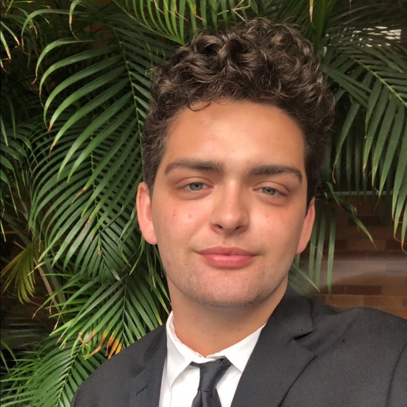 Profile Picture of Nathan Harlos (@nathanharlos) on Poshmark