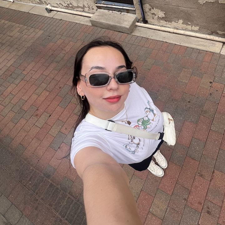 Profile Picture of Elnora (@smellynora) on Tiktok