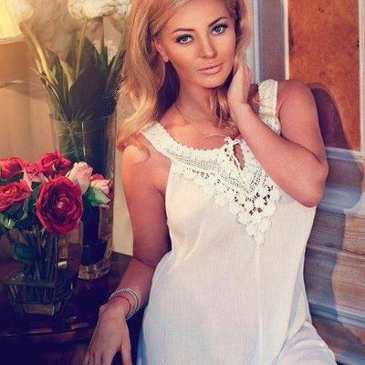Profile Picture of Celia Larsen (@larsen_celia) on Twitter