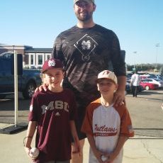 Profile Picture of Garrett Combs (@dawgs1827) on Twitter