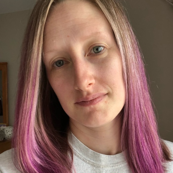 Profile Picture of Chelsea Glomb (@paleoptmama) on Poshmark