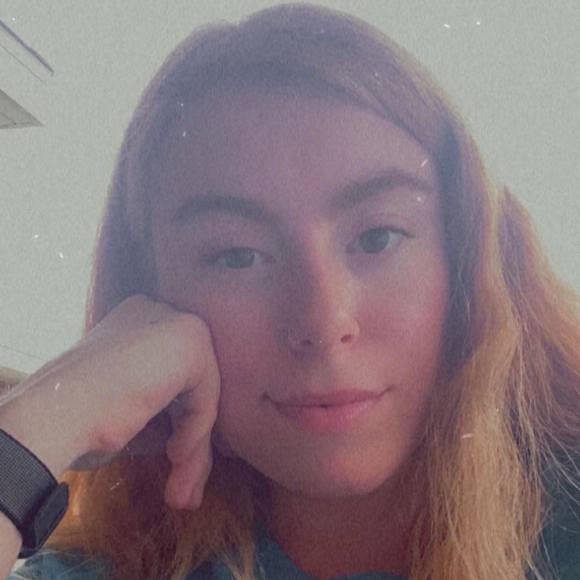 Profile Picture of Savannah Poole (@savpoole) on Poshmark