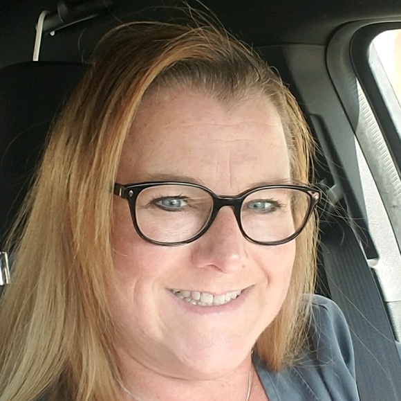 Profile Picture of Tonni Gortman (@sonflower67) on Poshmark