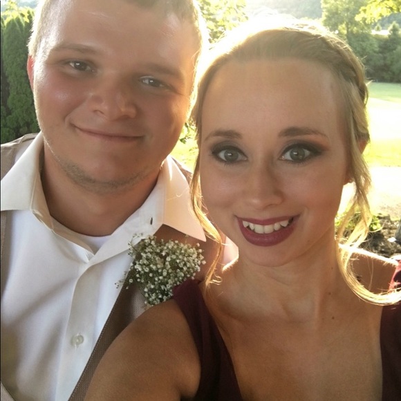 Profile Picture of Amanda Hicks (@amanda_hicks) on Poshmark