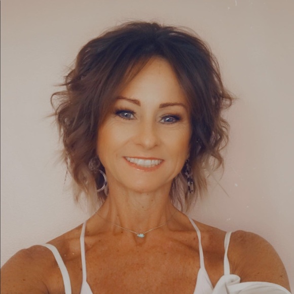 Profile Picture of Tonya Mcdaniel (@tonyamc4) on Poshmark