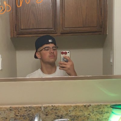 Profile Picture of 3rd String Side Dude (@datKidAnthony11) on Twitter