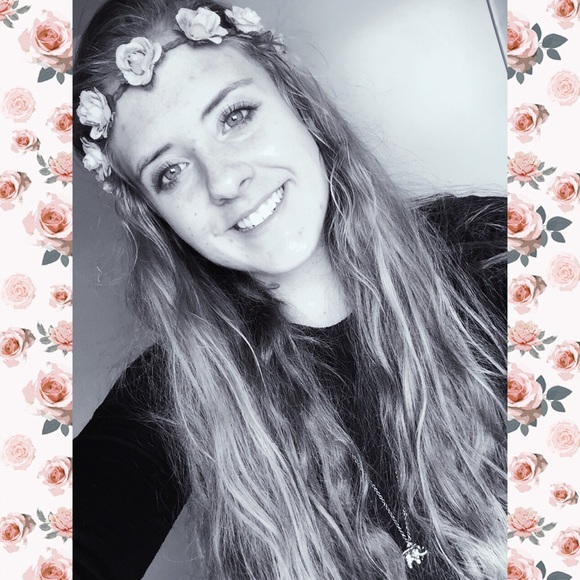 Profile Picture of Gabi Westrich (@imsandradee) on Poshmark