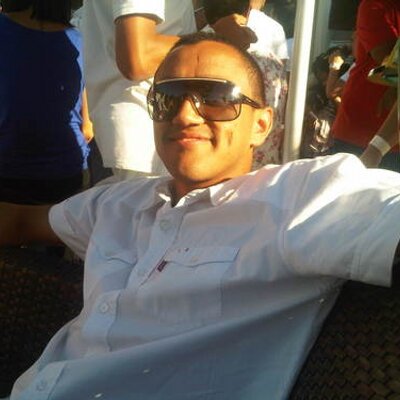 Profile Picture of Warren Thomas (@WarrenGrantThom) on Twitter