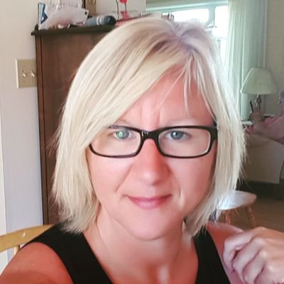 Profile Picture of Amanda Moxley (@AGill1976) on Twitter