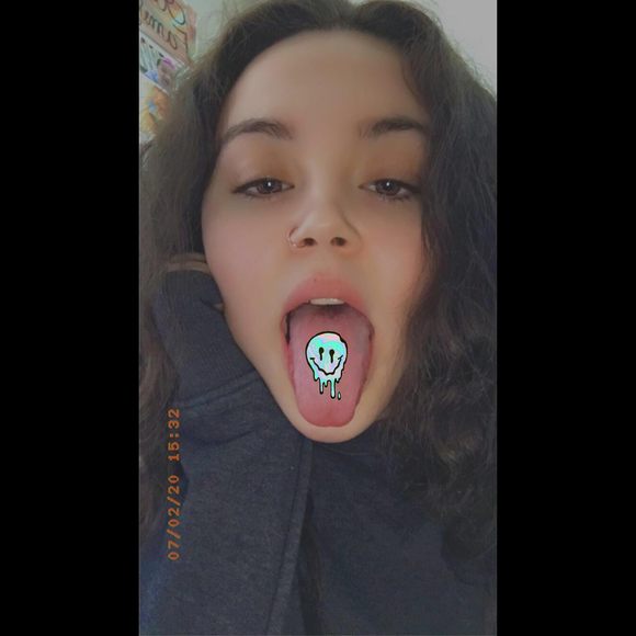 Profile Picture of Tinaa Kelpsas (@tinaakelpsas) on Poshmark