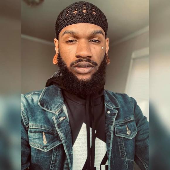 Profile Picture of Scotti Dozier (@dojascott) on Poshmark