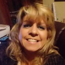 Profile Picture of Shelli Hayes (@ShelliHayes15) on Twitter