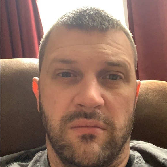 Profile Picture of Adam Will (@adamwill633) on Poshmark