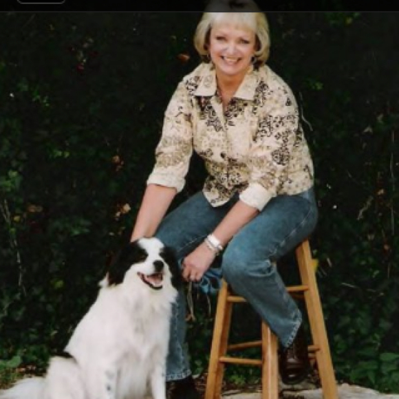 Profile Picture of Kate Raybold (@katekate3) on Poshmark