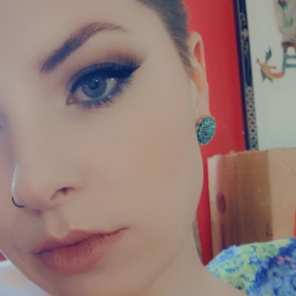 Profile Picture of Savannah Knight (@savannahknig229) on Poshmark