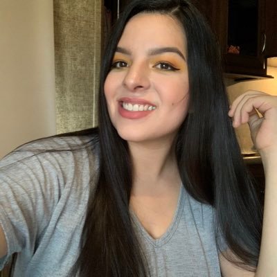 Profile Picture of Iris Cantu (@IrisCantuu) on Twitter