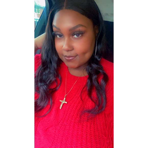 Profile Picture of Anika Watson (@adoreanika18) on Poshmark