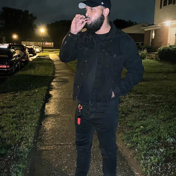 Profile Picture of Jae Bae (@alexfreeberg) on Poshmark