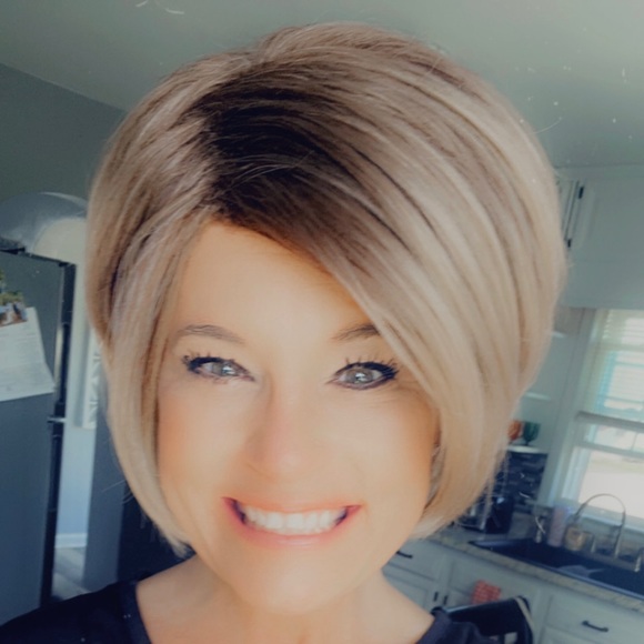 Profile Picture of Kasey Bosler (@kbosler) on Poshmark