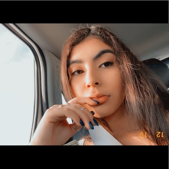 Profile Picture of Jerrilynn Carmona (@jerrbear12) on Poshmark