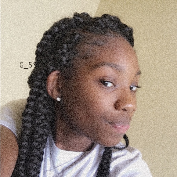 Profile Picture of Summer Reid (@summerjanaee__) on Poshmark