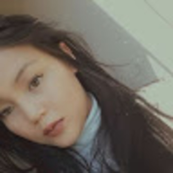 Profile Picture of Julianne Arbogast (@jewls222002) on Poshmark