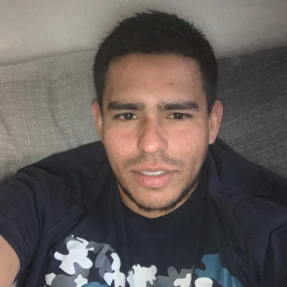 Profile Picture of Walter Lara (@walterrlara) on Poshmark