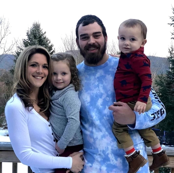 Profile Picture of Allison Wilcox (@allisonw94) on Poshmark