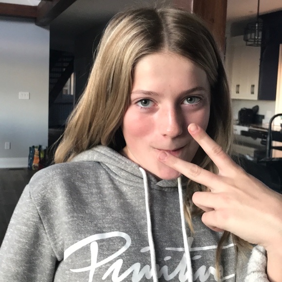 Profile Picture of Kim Holliday (@kims6) on Poshmark