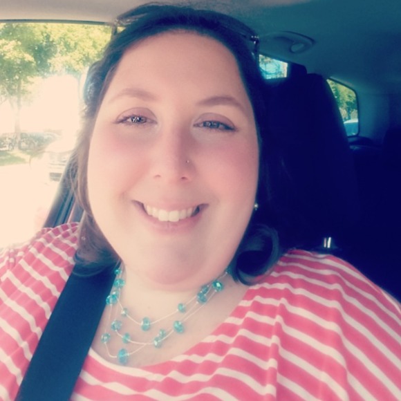 Profile Picture of Angela Ceglio (@amceggie) on Poshmark