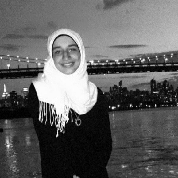 Profile Picture of Elshimaa Abdelmohsen (@yazzzmine) on Poshmark