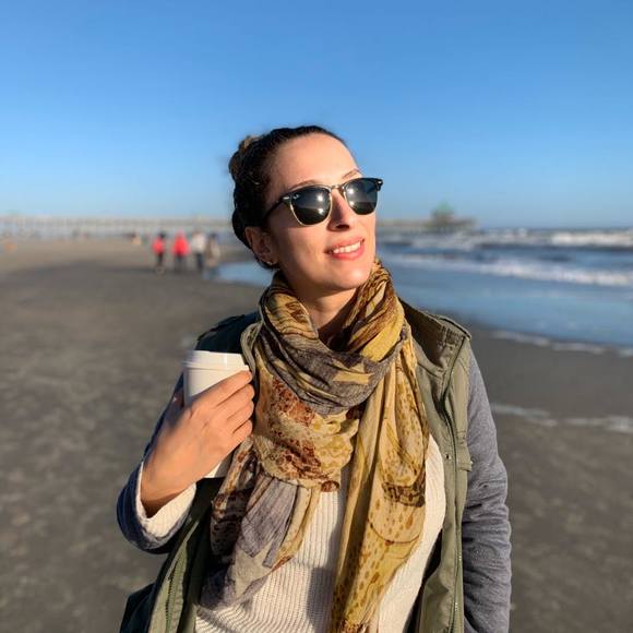 Profile Picture of Diana Makhamreh (@dianamakhamreh) on Poshmark